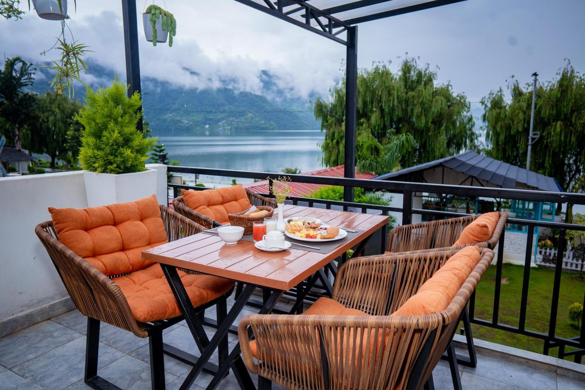 Majestic Lake Front Hotel & Suites Pokhara Exterior photo
